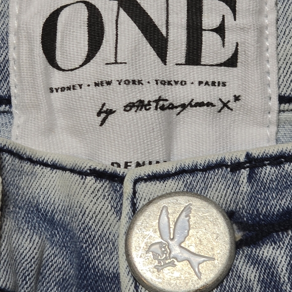 One Teaspoon Women's Blue Denim Shorts Size US 0 NWT - Picture 7 of 8
